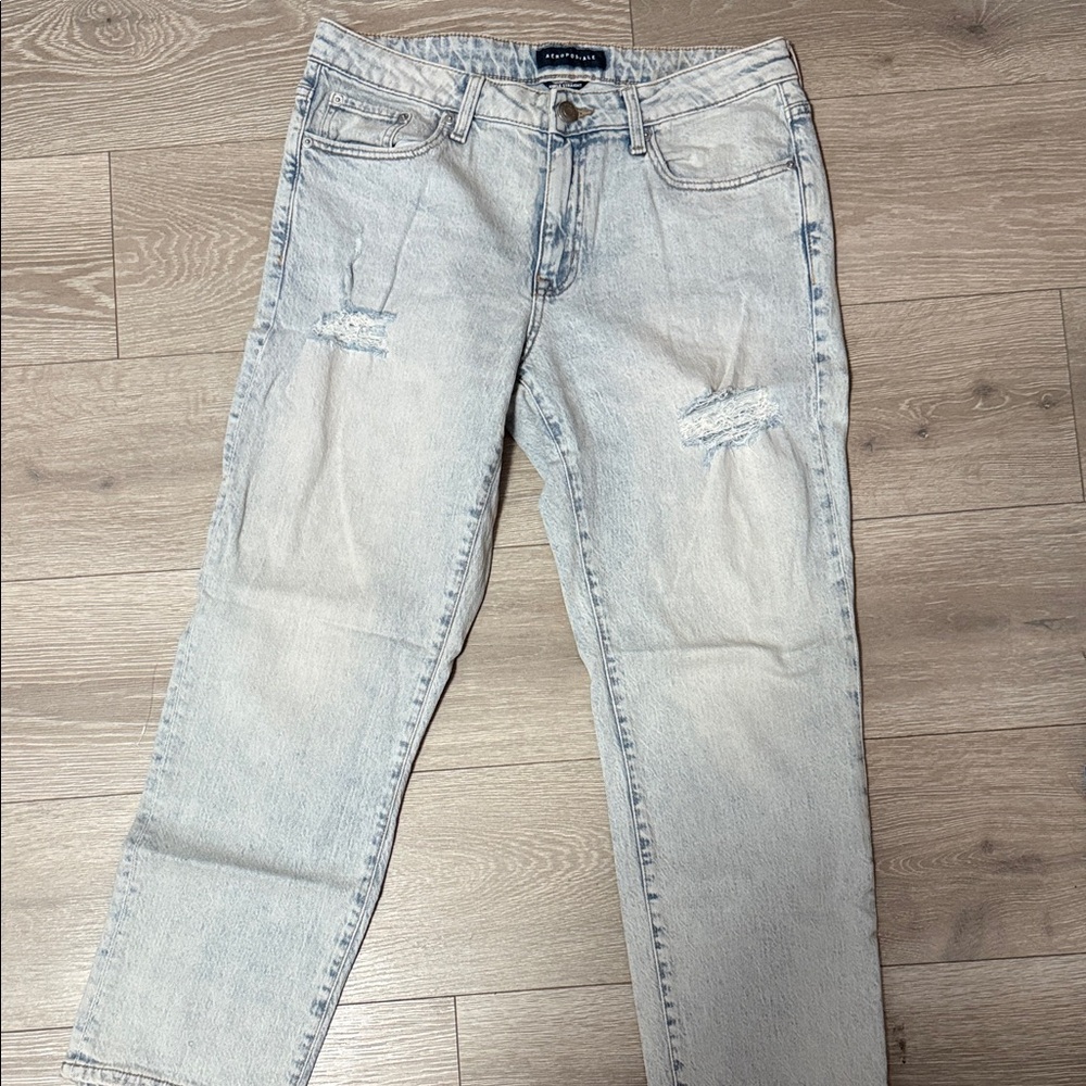 American Eagle Outfitters Light Wash Boyfriend Jeans